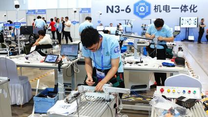 毫厘之間展技藝，智能工廠進(jìn)賽場——106個(gè)賽項(xiàng)亮相第二屆山東省職業(yè)技能大賽網(wǎng)絡(luò)技術(shù)服務(wù)